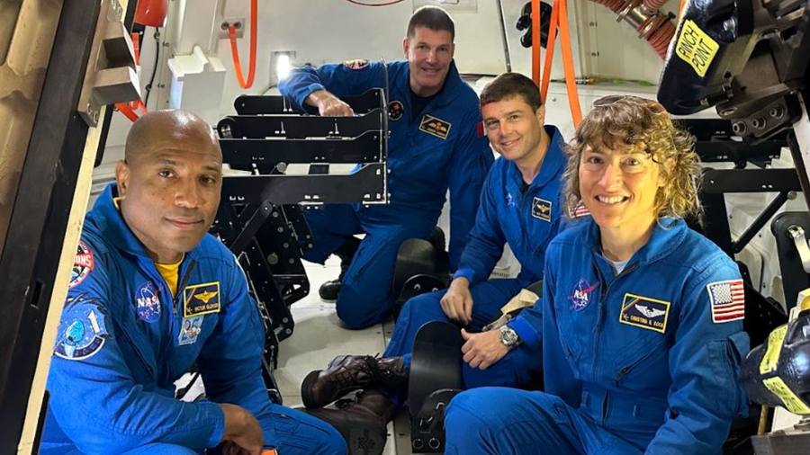 Equipage de la mission Artemis 2, de gauche à droite: Victor Glover, Jeremy Hansen, Reid Wiseman et Christina Koch